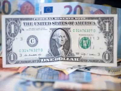 قیمت دلار و یورو امروز چهارشنبه ۱۹ دی ۱۴۰۳