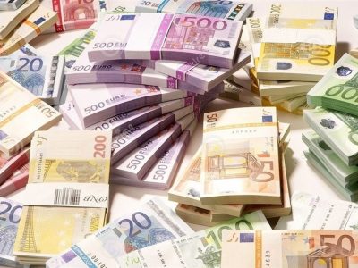 قیمت دلار و یورو دوشنبه ۱ اردیبهشت ۱۴۰۴
